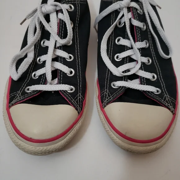 Sz 5 Junior Converse Black White & Pink Trim Shoes - Picture 3 of 8